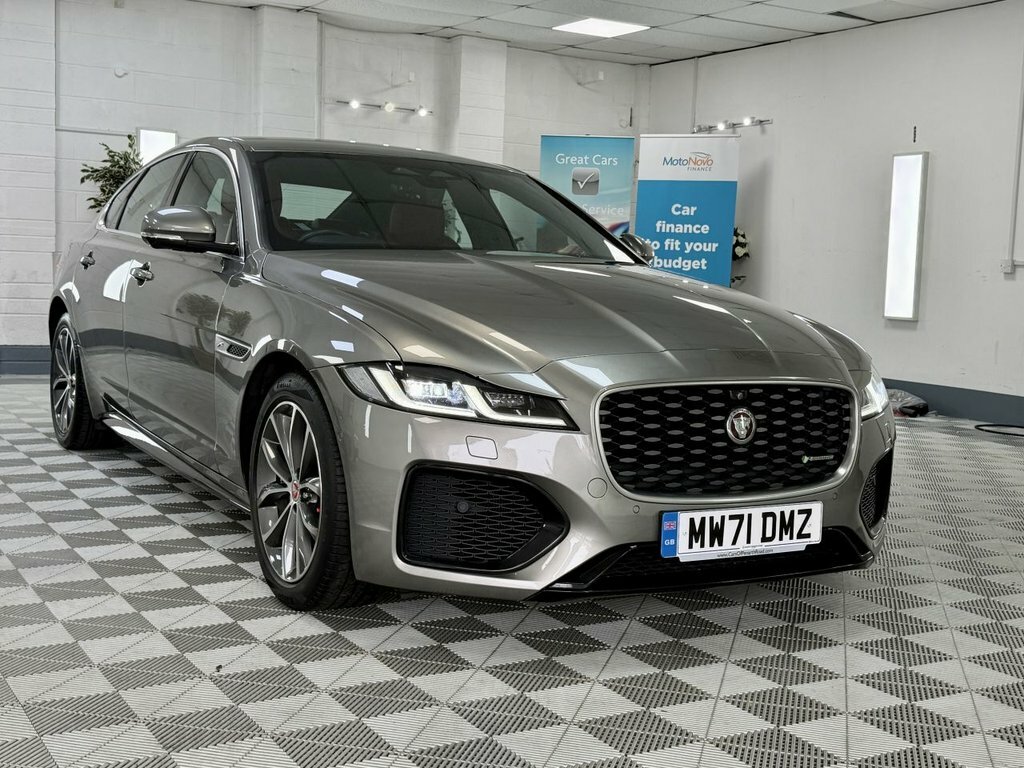 Jaguar XF 2021 2.0 P250i R-dynamic S Saloon Red #4