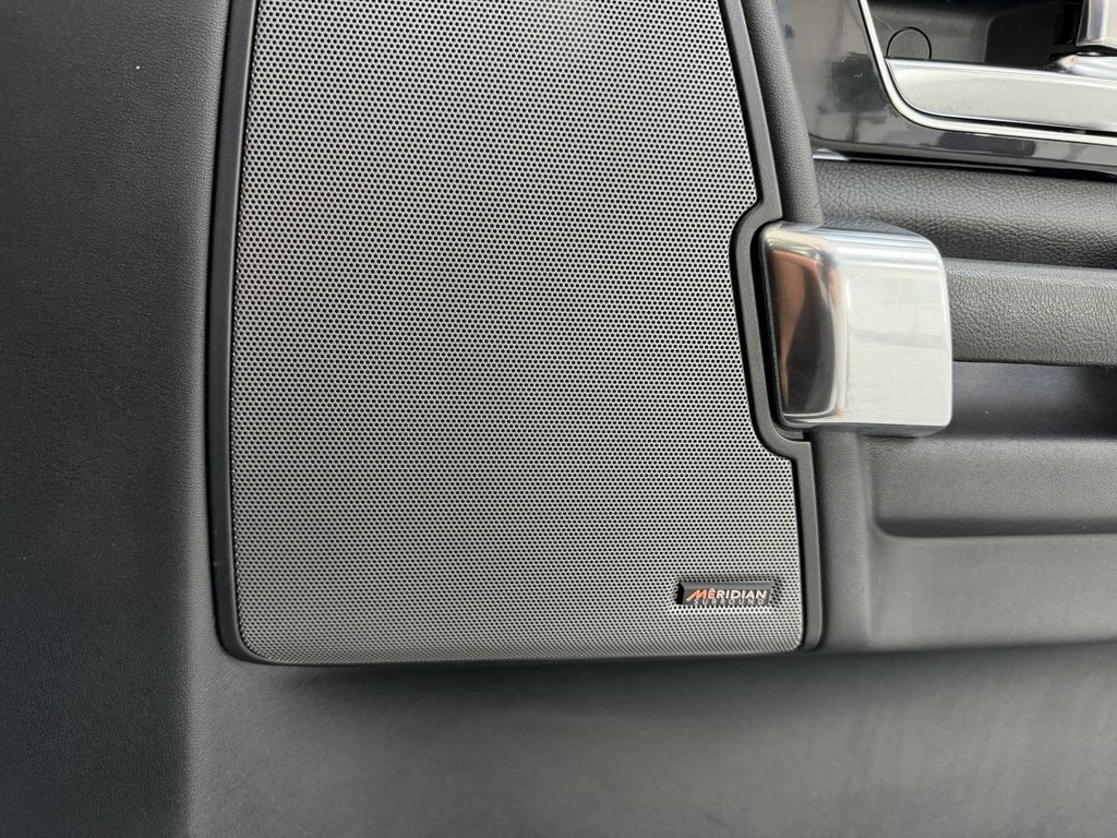 Land Rover Discovery 4 Graphite Black #35