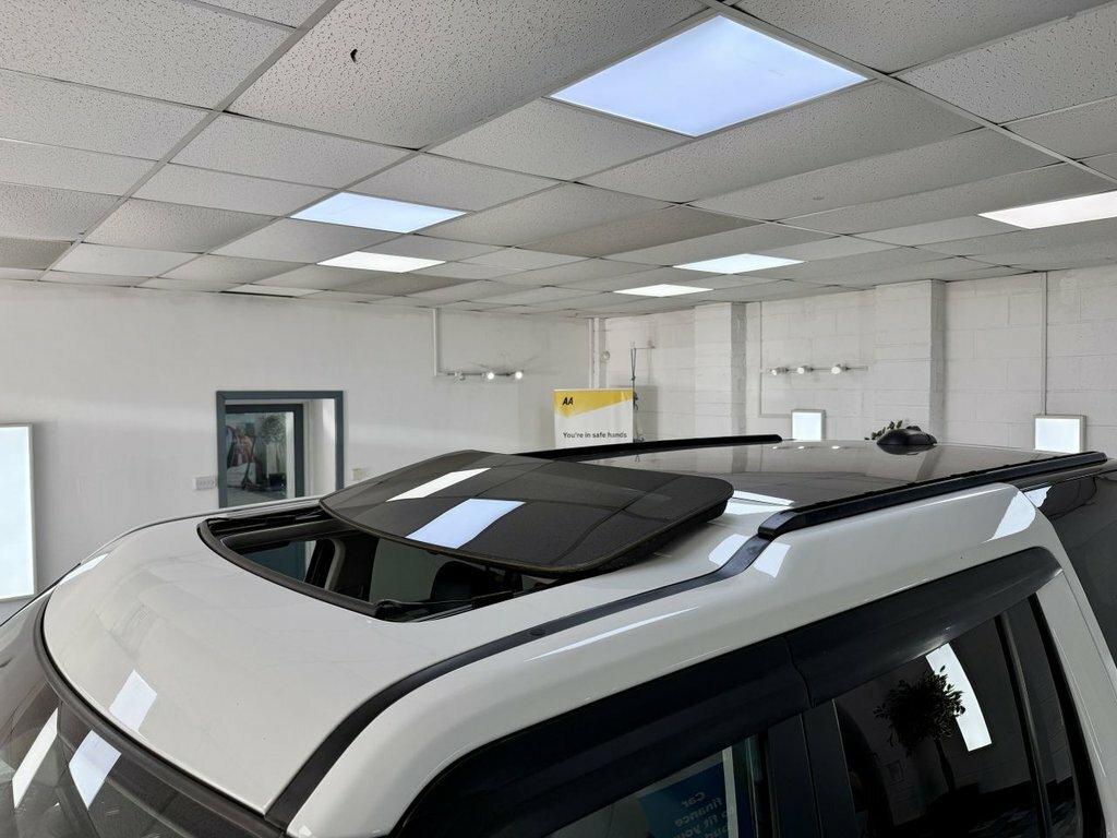 Land Rover Discovery 4 Graphite Black #19