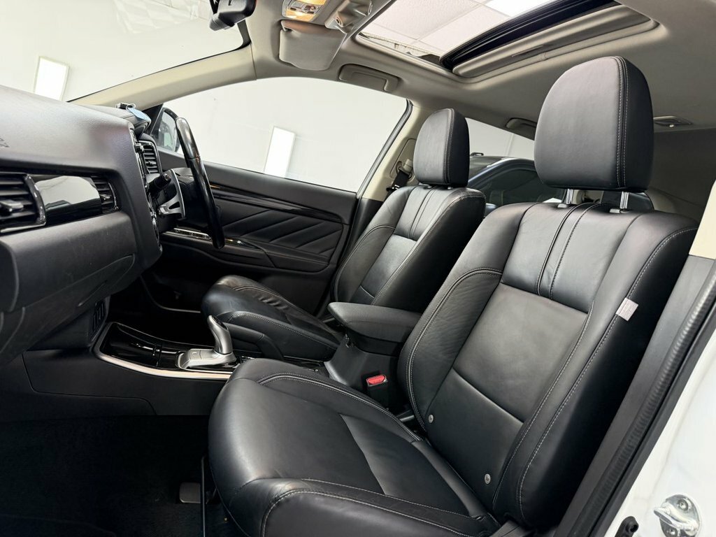 Mitsubishi Outlander 2016 2.0H 12Kwh Gx4h Suv Plug-in Hybrid White #2