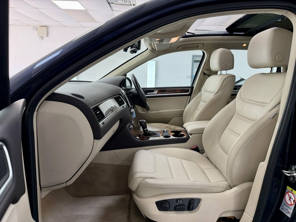 Volkswagen Touareg 2012 3.0 Tdi V6 Bluemotion Tech Se Suv Blue #3
