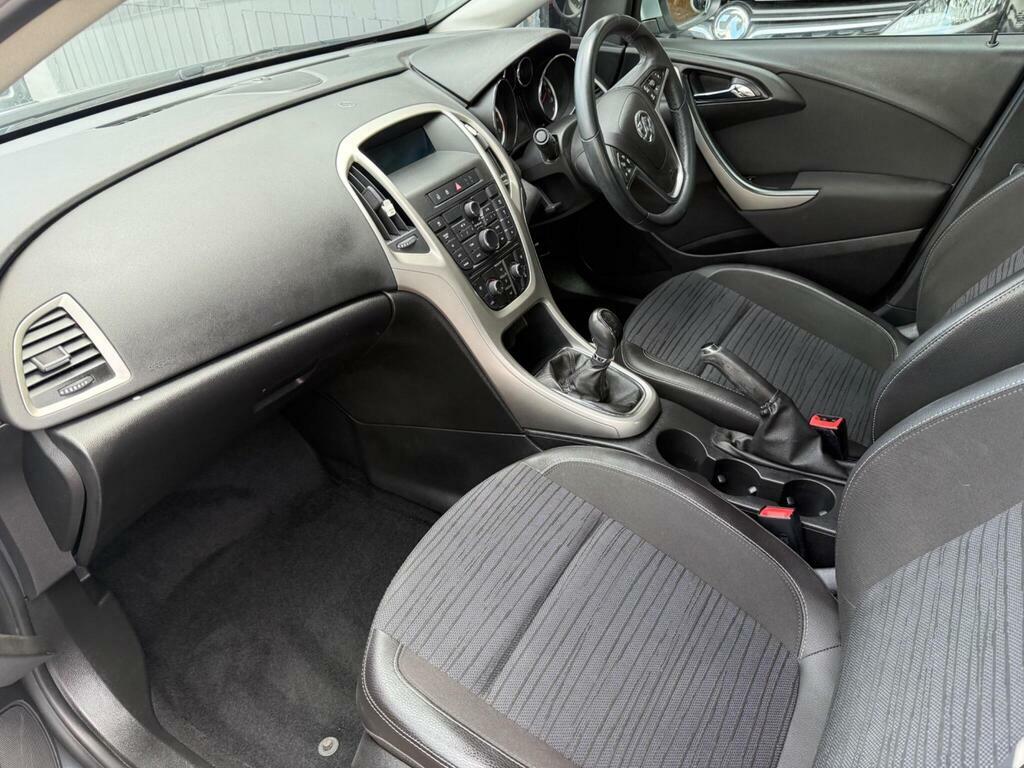 Vauxhall Astra 1.4I 16V Red #17