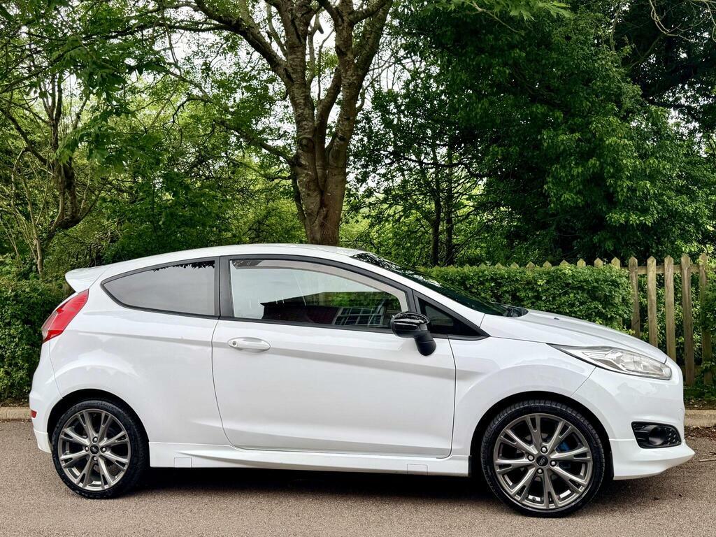 Ford Fiesta 1.0T Ecoboost St-line Euro 6 S S White