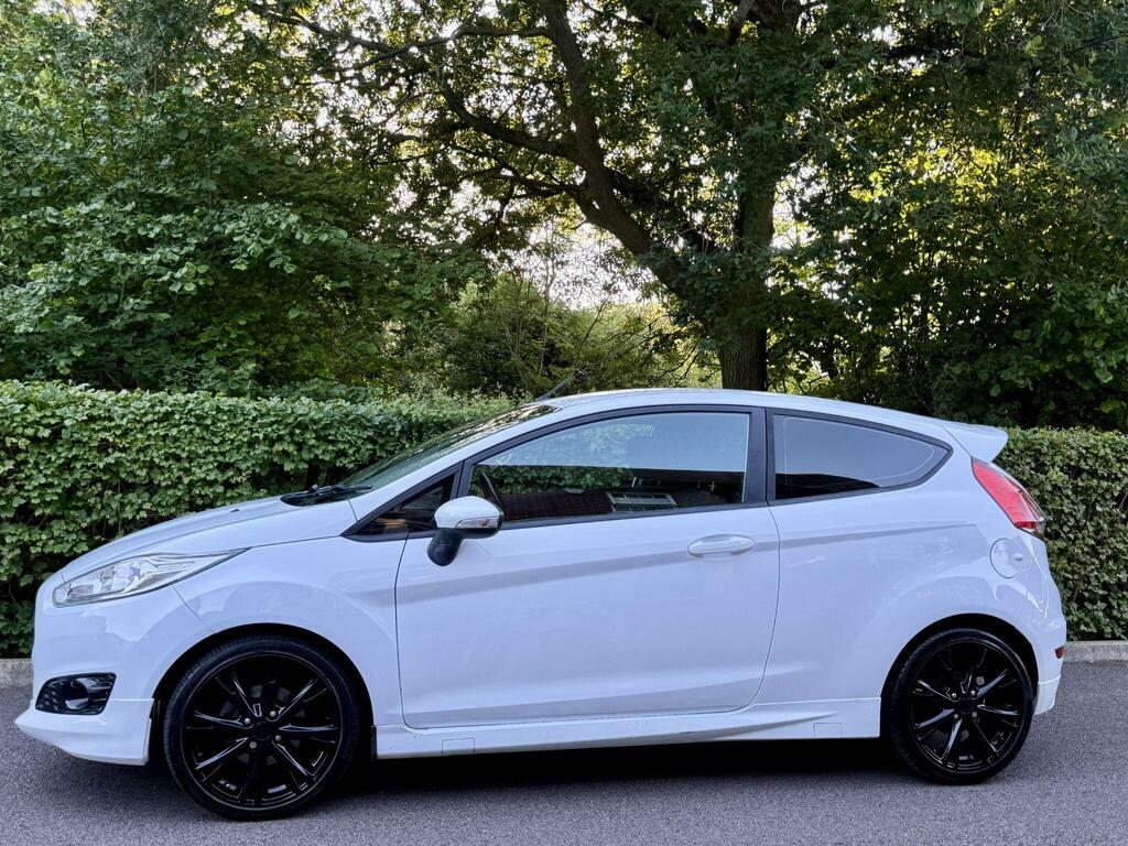 Ford Fiesta Hatchback Orange #8