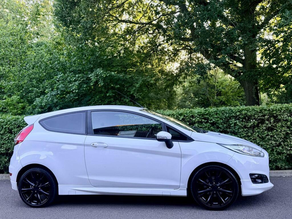 Ford Fiesta 1.0T Ecoboost Zetec S Euro 6 S S White