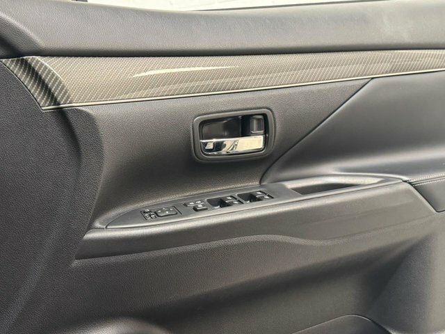 Mitsubishi Outlander 2.4 Outlander Design Phev Cvt 4Wd Black #84