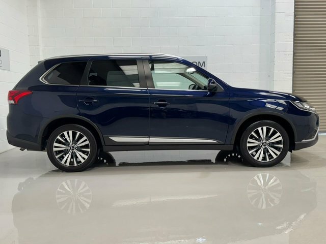 Mitsubishi Outlander 2.4 Outlander Design Phev Cvt 4Wd Black #29
