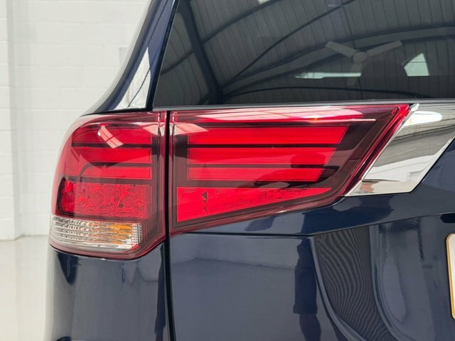 Mitsubishi Outlander 2.4 Outlander Design Phev Cvt 4Wd Black #37