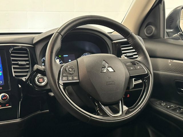Mitsubishi Outlander 2.4 Outlander Design Phev Cvt 4Wd Black #50