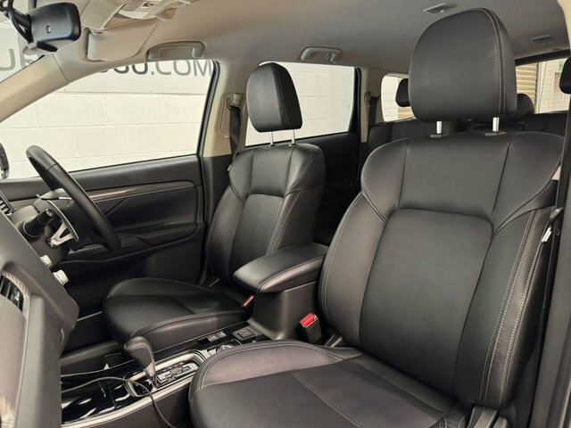 Mitsubishi Outlander 2.4 Outlander Design Phev Cvt 4Wd Black #89