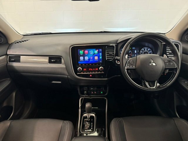 Mitsubishi Outlander 2.4 Outlander Design Phev Cvt 4Wd Black #48