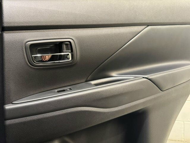 Mitsubishi Outlander 2.4 Outlander Design Phev Cvt 4Wd Black #54