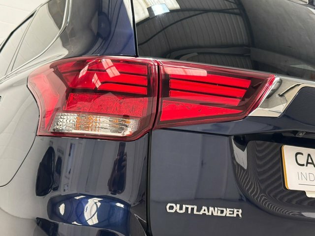 Mitsubishi Outlander 2.4 Outlander Design Phev Cvt 4Wd Black #35