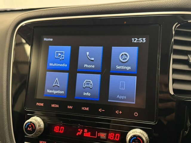 Mitsubishi Outlander 2.4 Outlander Design Phev Cvt 4Wd Black #76