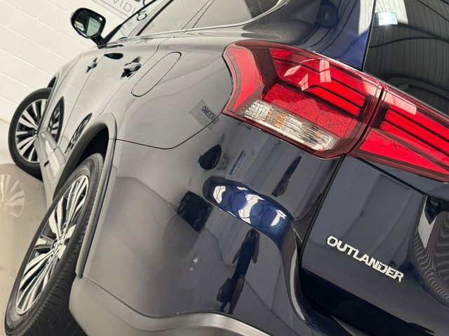 Mitsubishi Outlander 2.4 Outlander Design Phev Cvt 4Wd Black #36