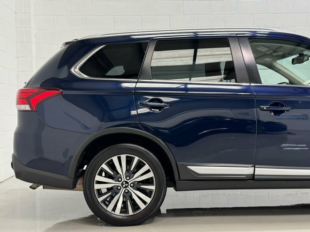 Mitsubishi Outlander 2.4 Outlander Design Phev Cvt 4Wd Black #28