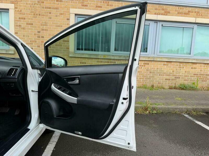Toyota Prius 1.8 Vvt-h T Spirit White #5