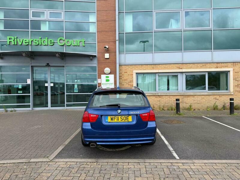 BMW 3 Series 2.0 320D Exclusive Edition Blue #3