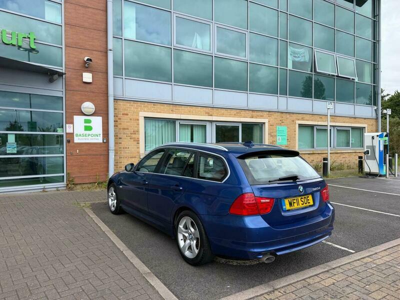 BMW 3 Series 2.0 320D Exclusive Edition Blue #4