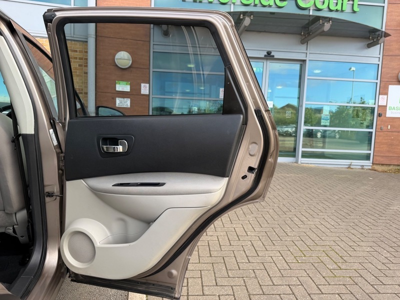 Nissan Qashqai Dci Acenta Red #23