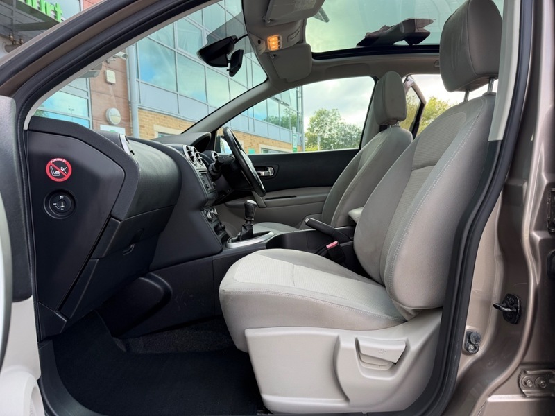 Nissan Qashqai Dci Acenta Red #35