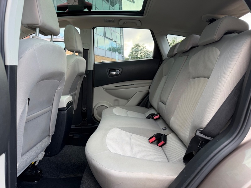 Nissan Qashqai Dci Acenta Red #40