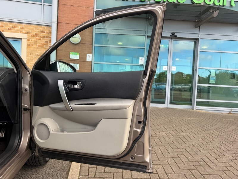 Nissan Qashqai Dci Acenta Red #21