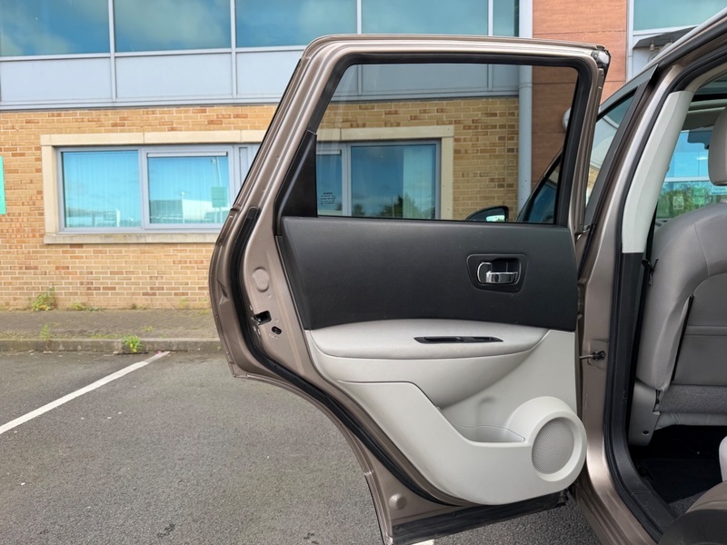 Nissan Qashqai Dci Acenta Red #24