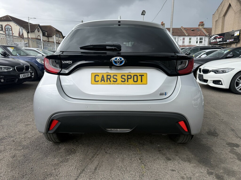 Toyota Yaris Hatchback 1.5 Vvt-h Design E-cvt Euro 6 Ss Silver #6