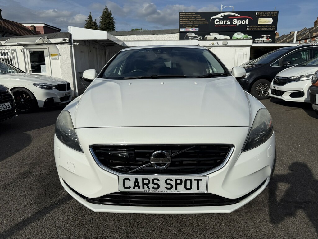 Volvo V40 Hatchback 1.6 T4 Se Fresh Import Verified Mile Fin LW15KUV White #3