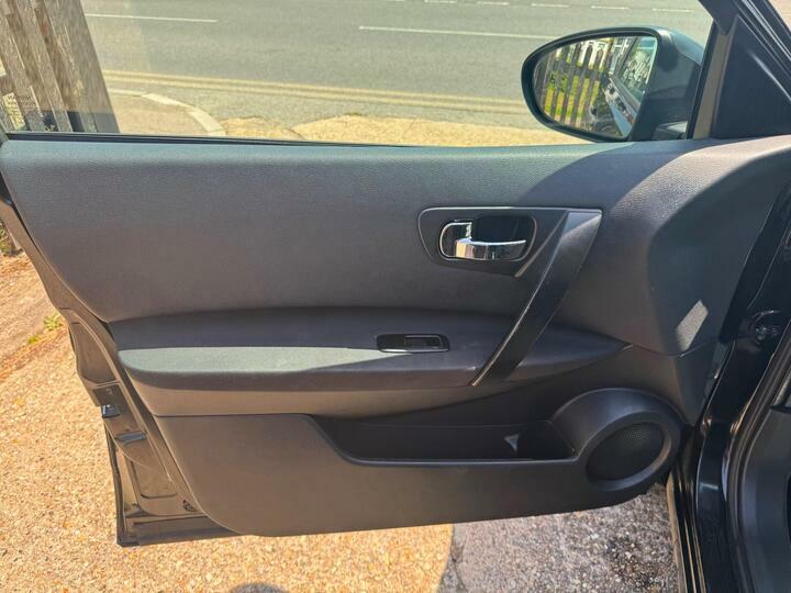 Nissan Qashqai Hatchback Grey #34