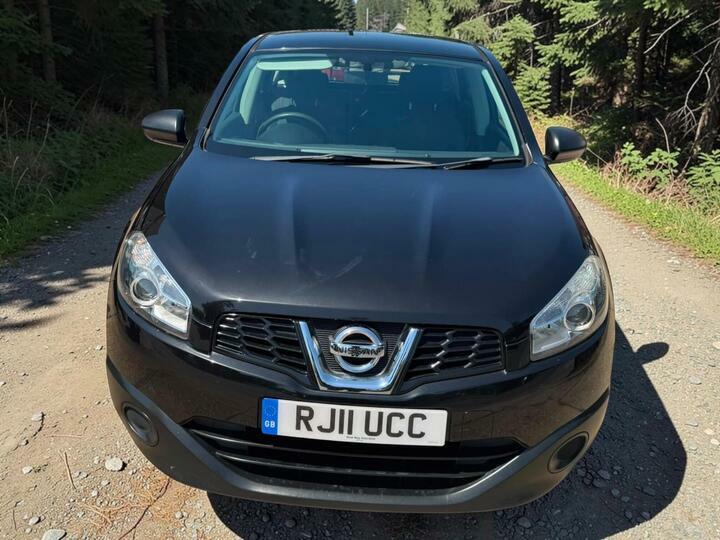 Nissan Qashqai Hatchback Grey #1