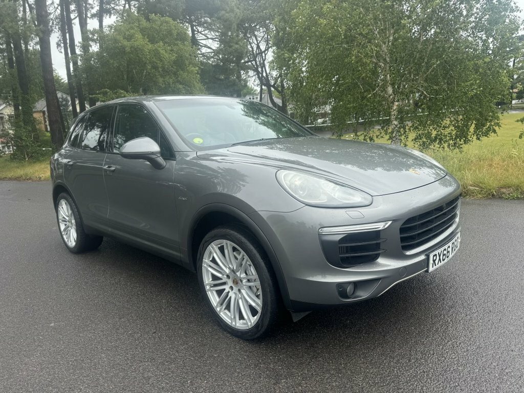 Porsche Cayenne 4.2L S Grey