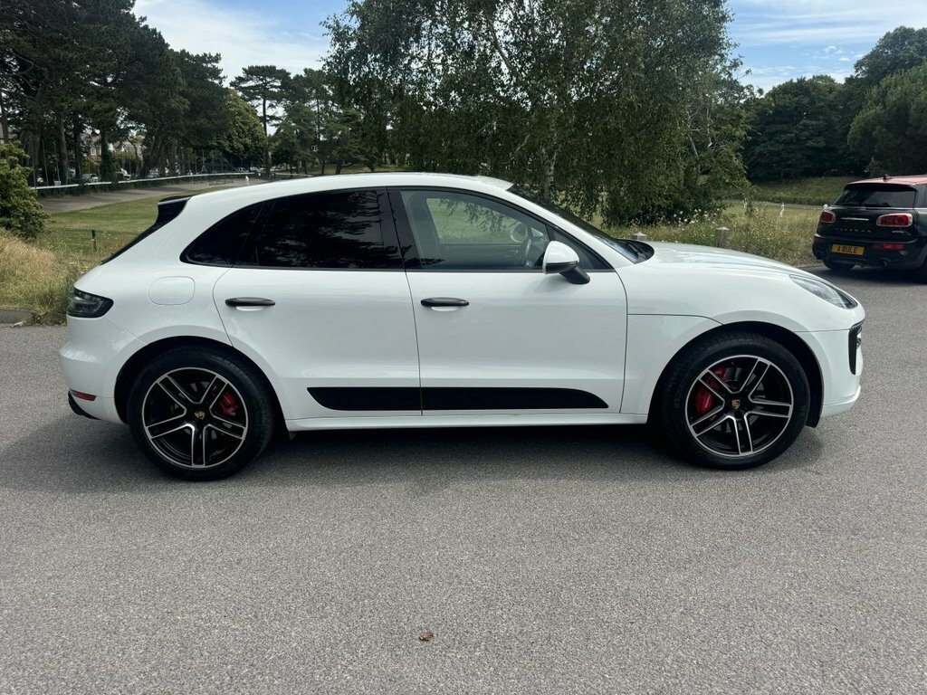 Porsche Macan 2.9L Gts MC70SWZ White #3