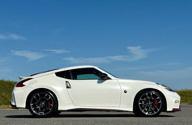 Nissan 370Z  White #77
