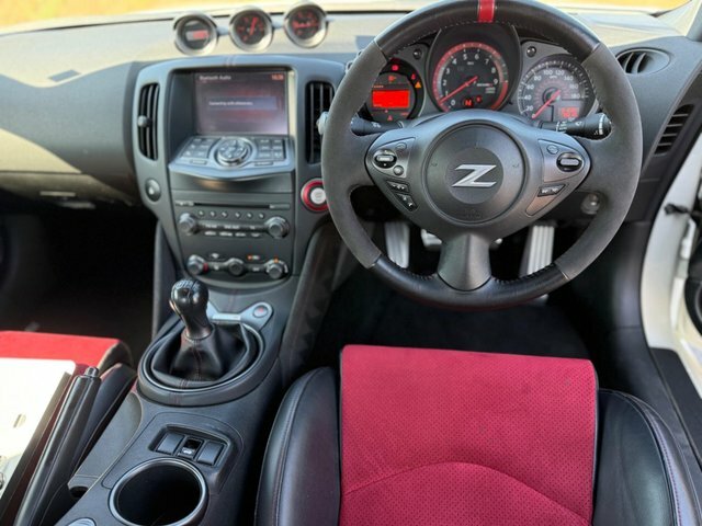 Nissan 370Z  White #12