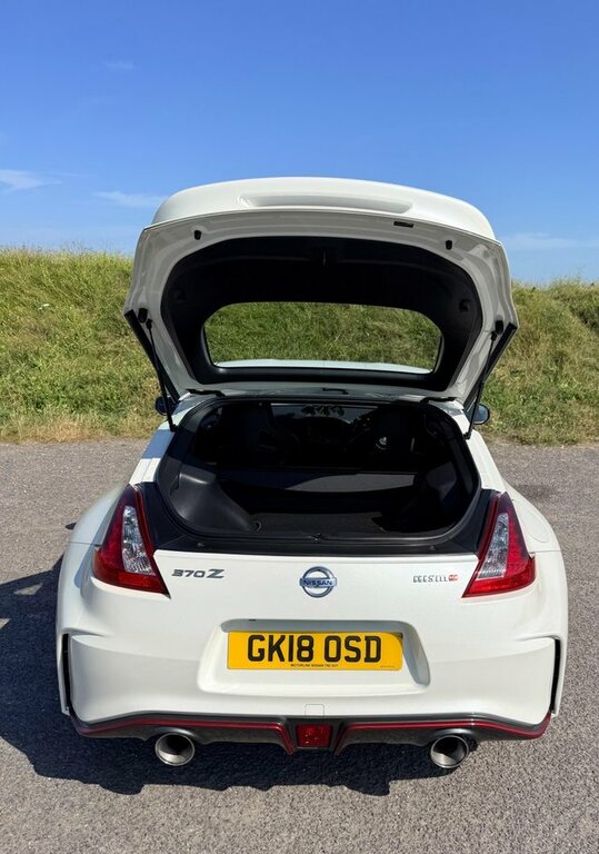 Nissan 370Z  White #69