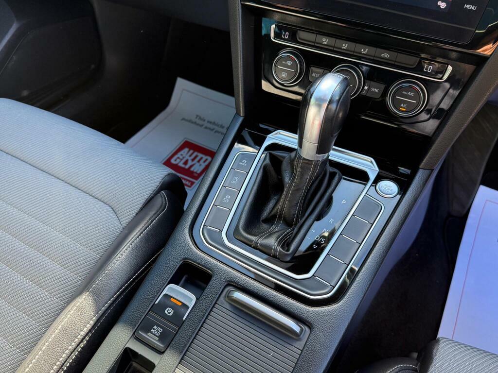 Volkswagen Passat Blue #33