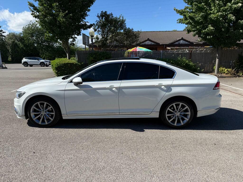 Volkswagen Passat Blue #8
