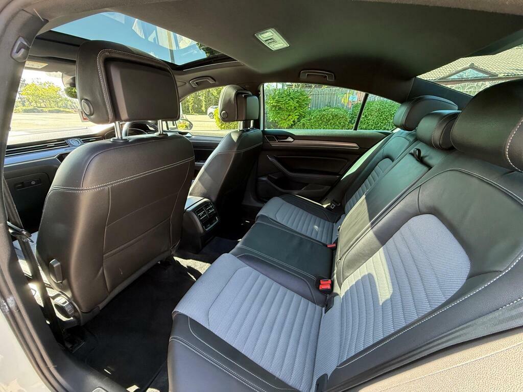 Volkswagen Passat Blue #20