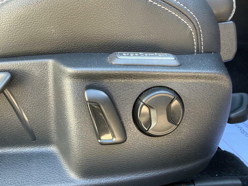 Volkswagen Passat Blue #27