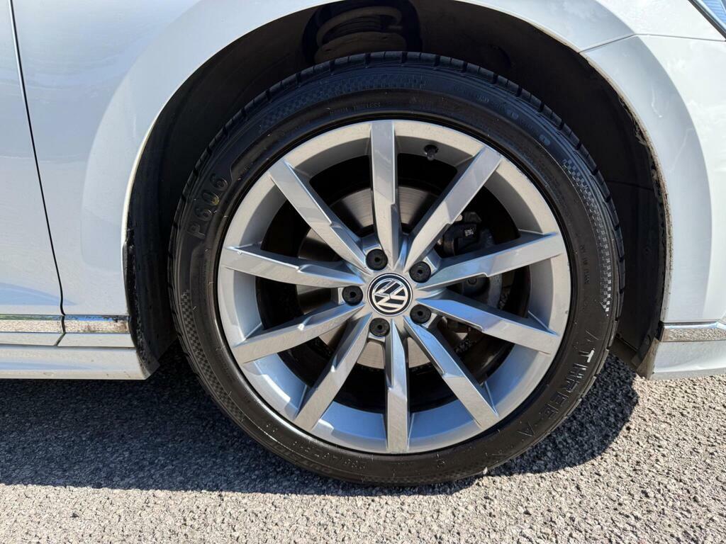 Volkswagen Passat Blue #14