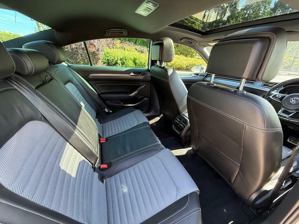 Volkswagen Passat Blue #19