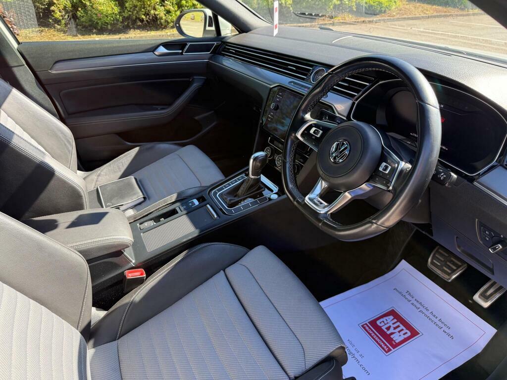 Volkswagen Passat Blue #15