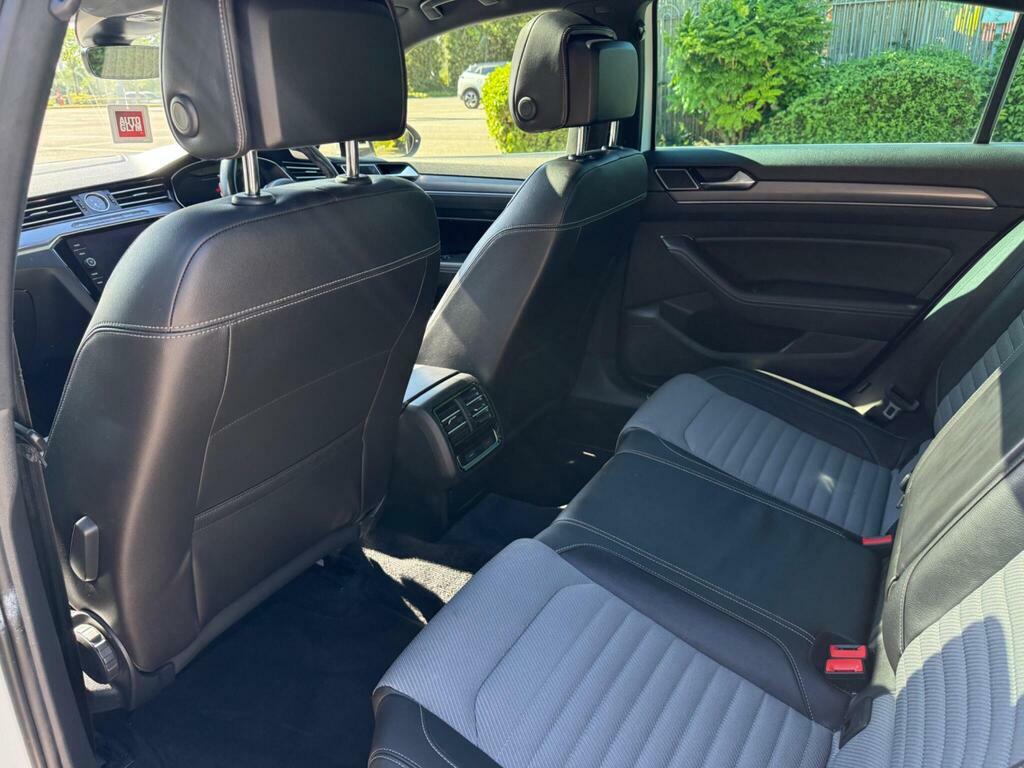 Volkswagen Passat Blue #21