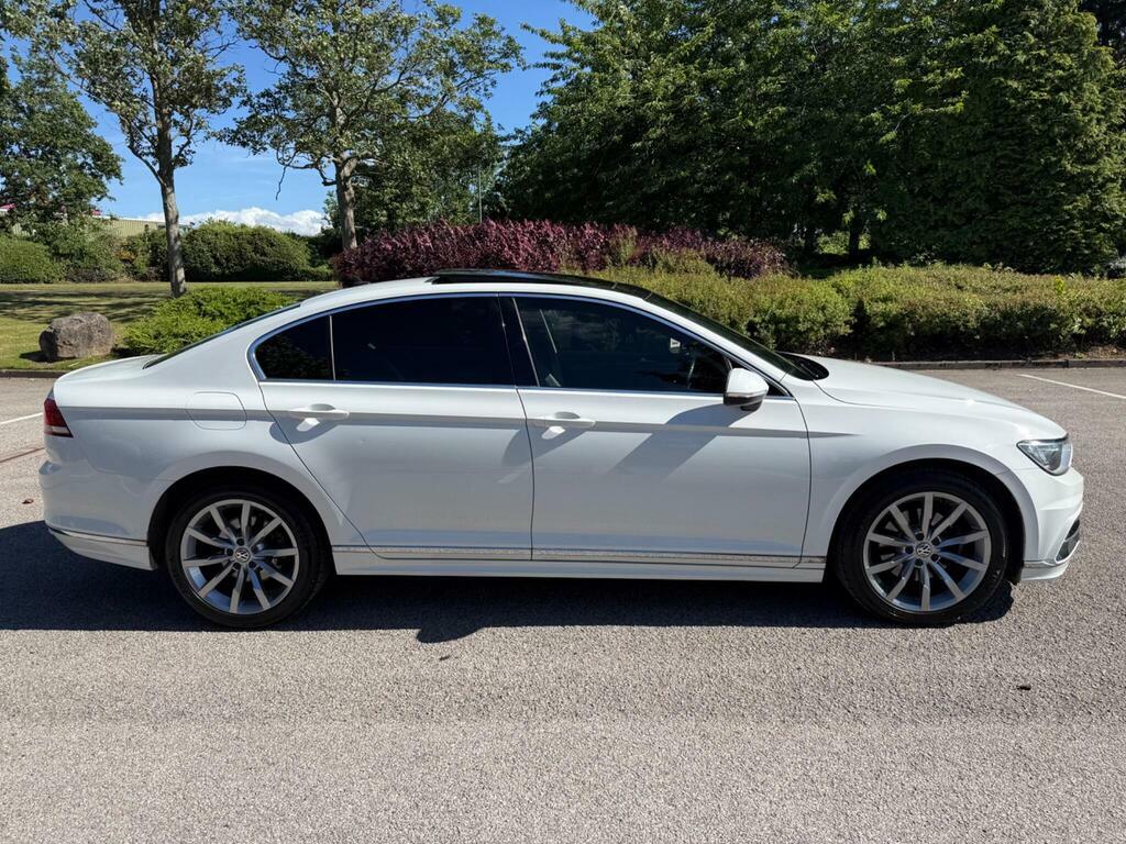 Volkswagen Passat 2.0 Tdi R-line Dsg Euro 6 S S White #2