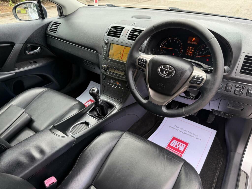 Toyota Avensis 1.8 V-matic T4 Tourer Euro 5 Silver #3