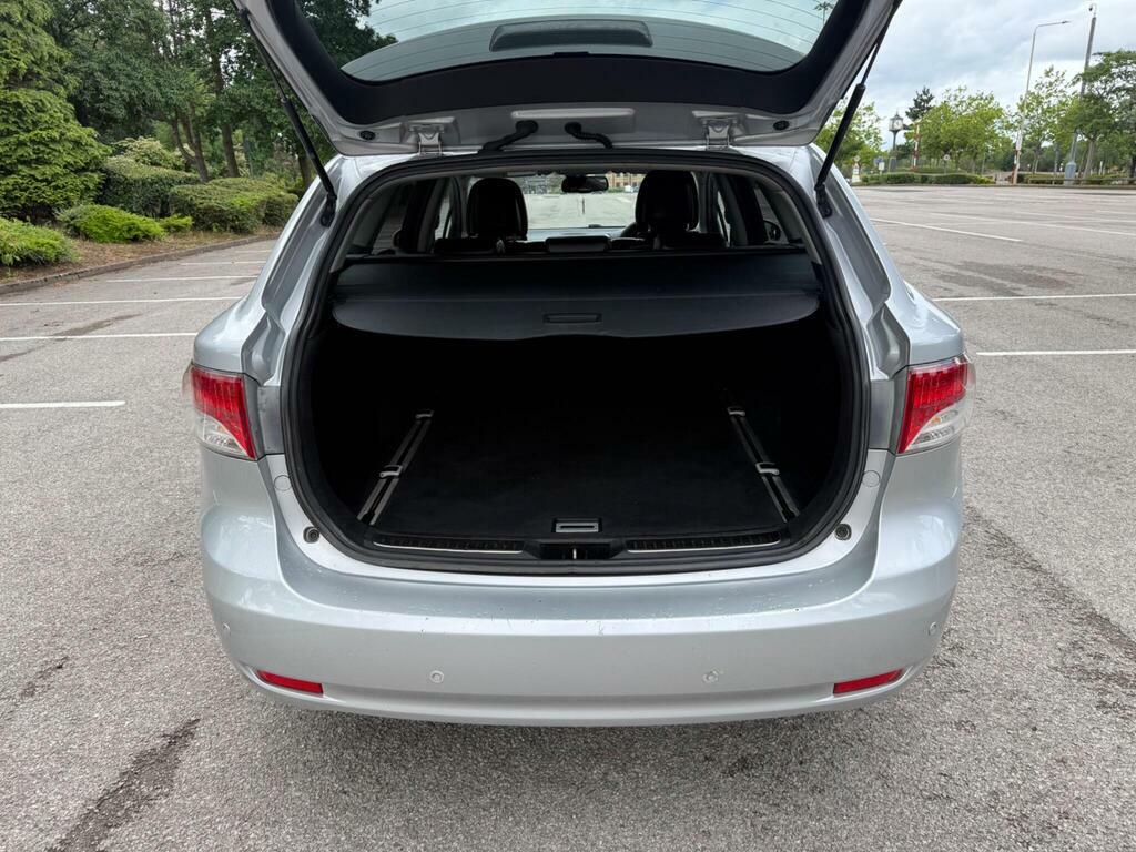 Toyota Avensis 1.8 V-matic T4 Tourer Euro 5 Silver #6