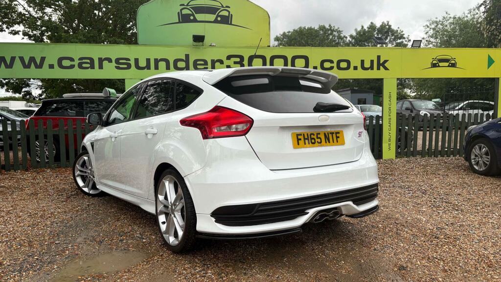 Ford Focus St-2 White #4