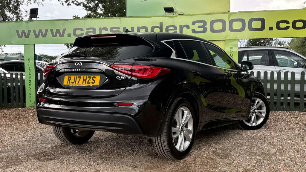 Infiniti Q30 Business Executive Black #6